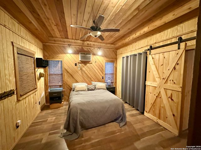 794 Rio Luna, Bandera, TX 78003