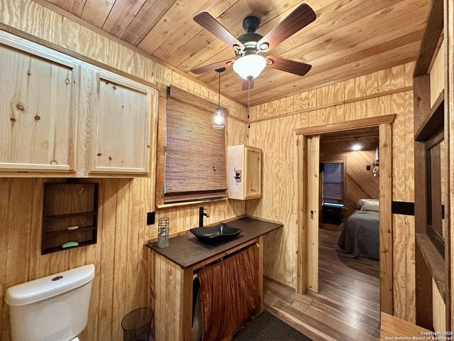 794 Rio Luna, Bandera, TX 78003