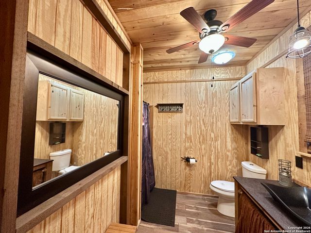 794 Rio Luna, Bandera, TX 78003