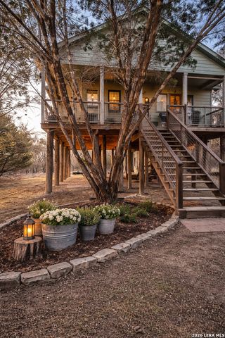 794 Rio Luna, Bandera, TX 78003