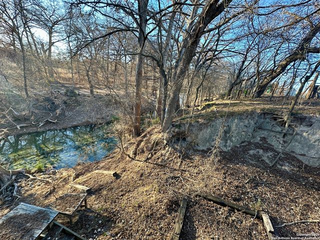 794 Rio Luna, Bandera, TX 78003