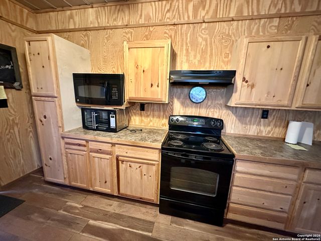 794 Rio Luna, Bandera, TX 78003