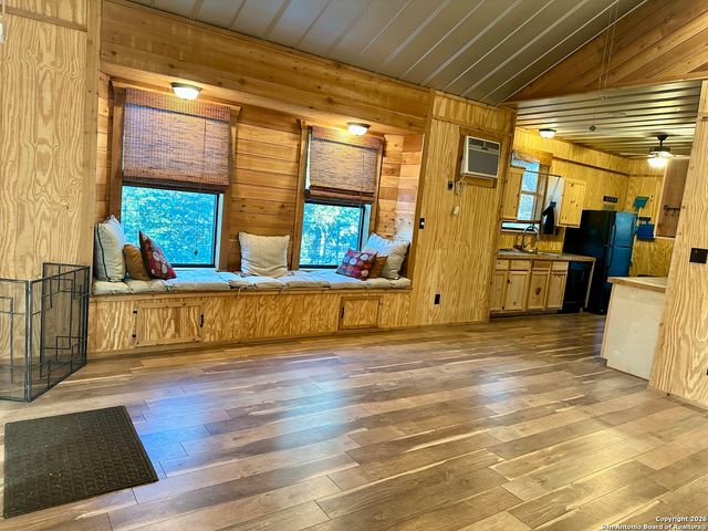 794 Rio Luna, Bandera, TX 78003