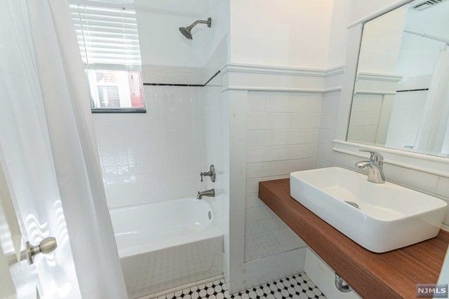 32 Willowdale Avenue, Montclair, NJ 07042
