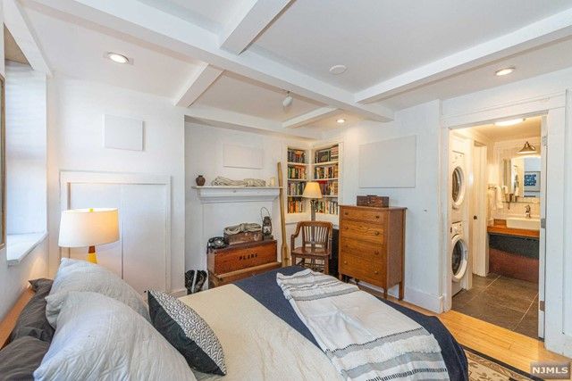 32 Willowdale Avenue, Montclair, NJ 07042