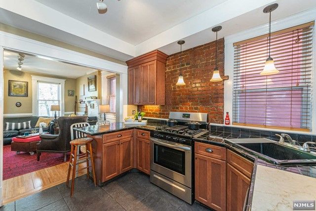 32 Willowdale Avenue, Montclair, NJ 07042