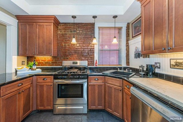 32 Willowdale Avenue, Montclair, NJ 07042
