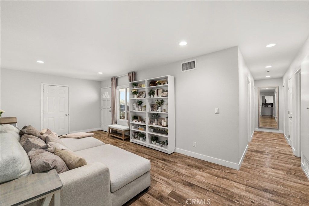 Image 6 of property listing at 4738 N Midsite, Covina, CA 91722