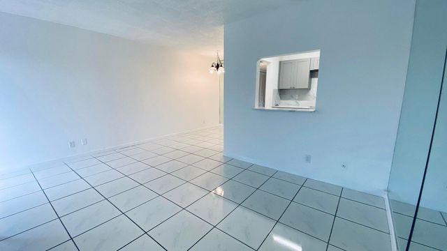 600 Village Green Court 304, Palm Springs, FL 33461