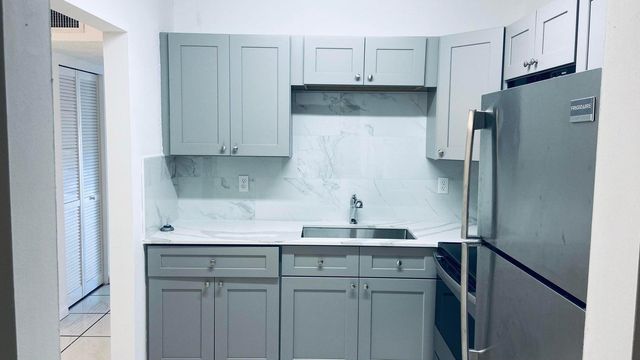 600 Village Green Court 304, Palm Springs, FL 33461