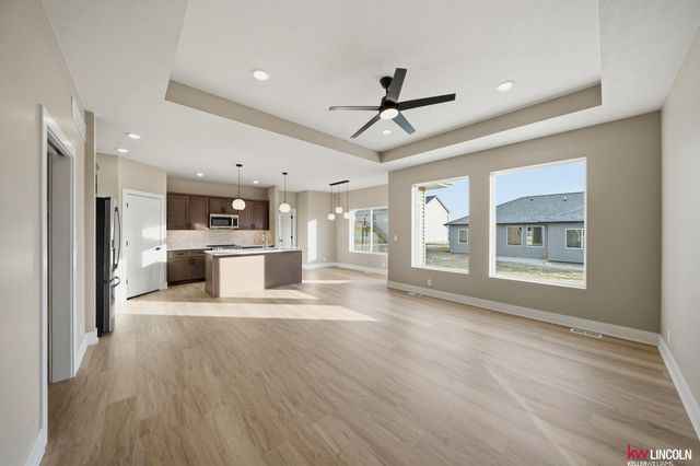 7600 N 50 Street, Lincoln, NE 68514