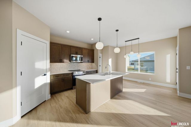 7600 N 50 Street, Lincoln, NE 68514