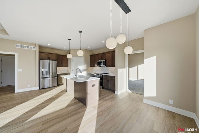 7600 N 50 Street, Lincoln, NE 68514