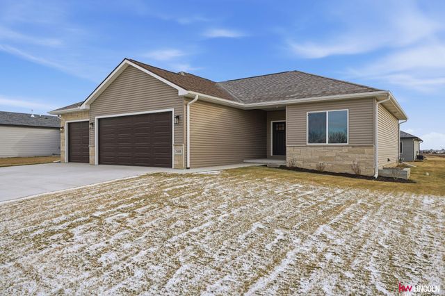 7600 N 50 Street, Lincoln, NE 68514