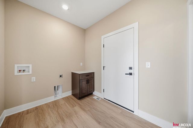 7600 N 50 Street, Lincoln, NE 68514