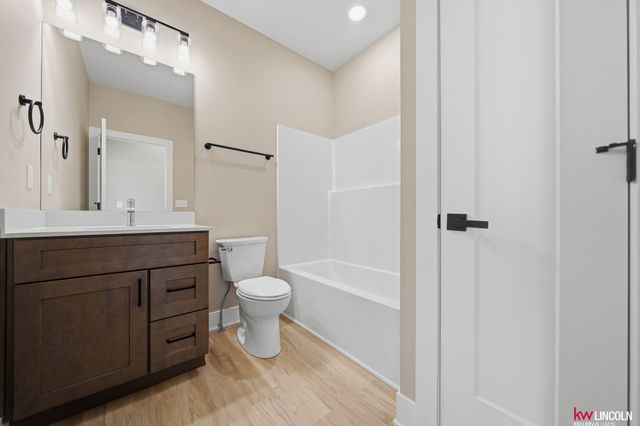 7600 N 50 Street, Lincoln, NE 68514