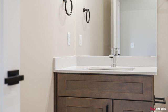 7600 N 50 Street, Lincoln, NE 68514