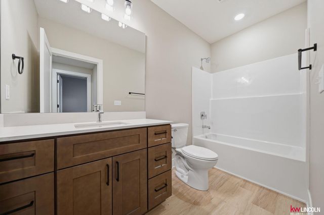 7600 N 50 Street, Lincoln, NE 68514