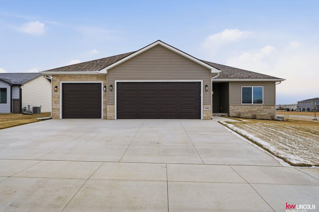 7600 N 50 Street, Lincoln, NE 68514