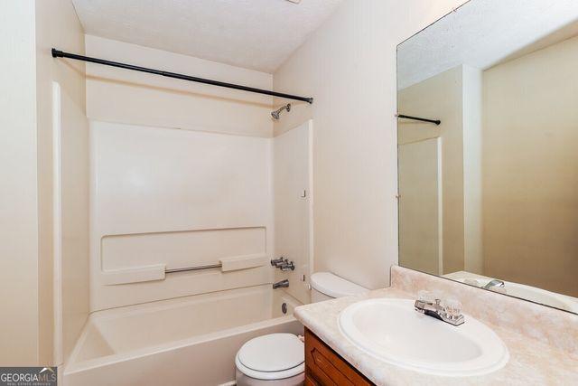 105 Bennington Drive, Stockbridge, GA 30281