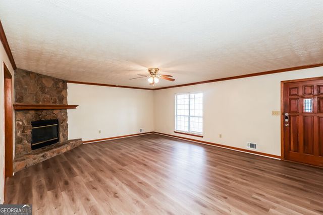 105 Bennington Drive, Stockbridge, GA 30281