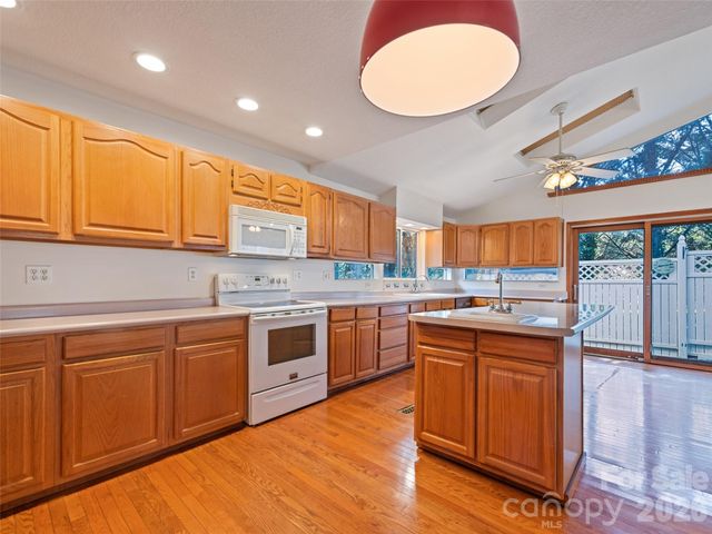 11 Crestwood Lane, Candler, NC 28715