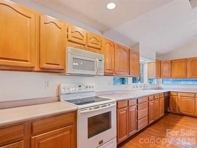 11 Crestwood Lane, Candler, NC 28715