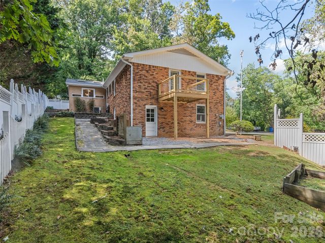 11 Crestwood Lane, Candler, NC 28715