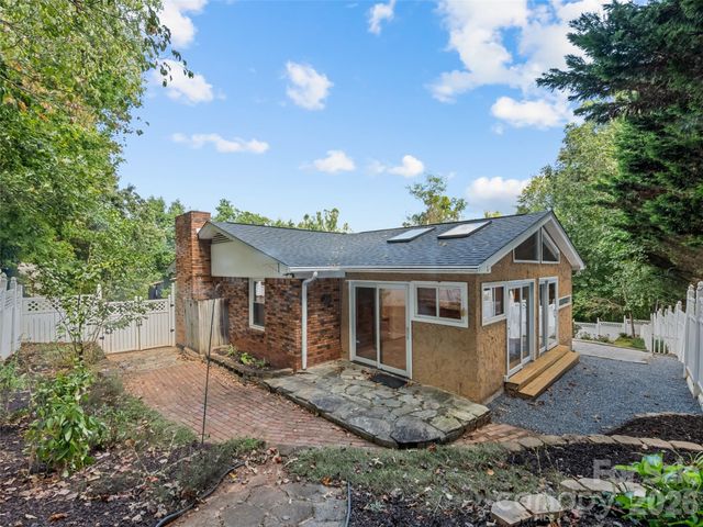 11 Crestwood Lane, Candler, NC 28715