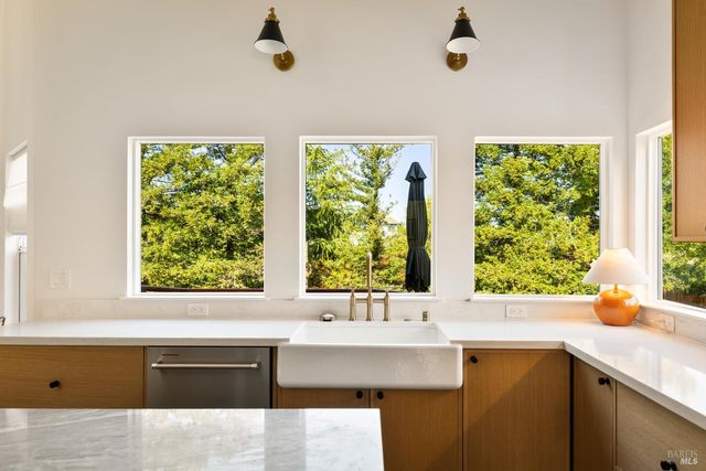 267 Alta Mira Dr, Vacaville, CA 95688