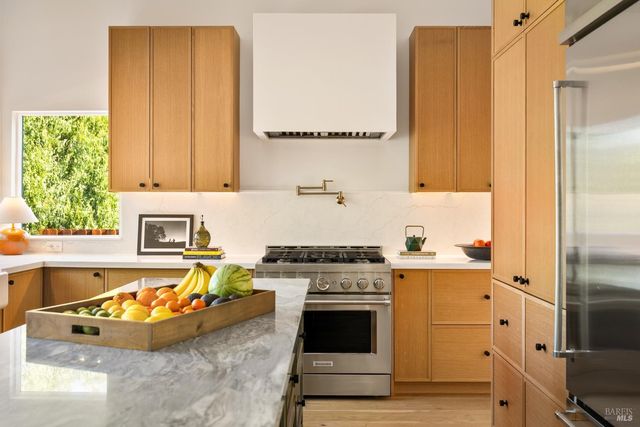 267 Alta Mira Dr, Vacaville, CA 95688