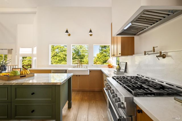 267 Alta Mira Dr, Vacaville, CA 95688