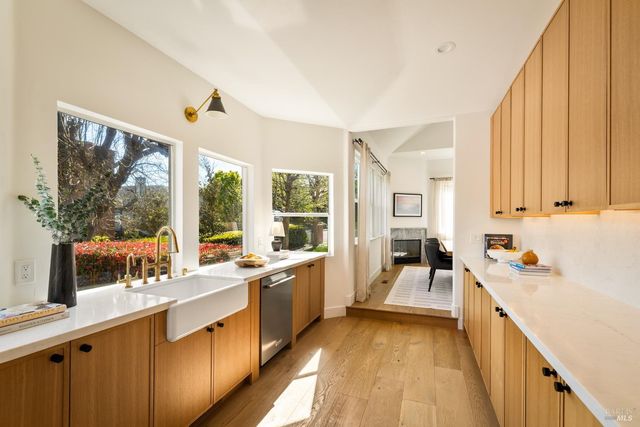 267 Alta Mira Dr, Vacaville, CA 95688