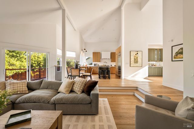 267 Alta Mira Dr, Vacaville, CA 95688