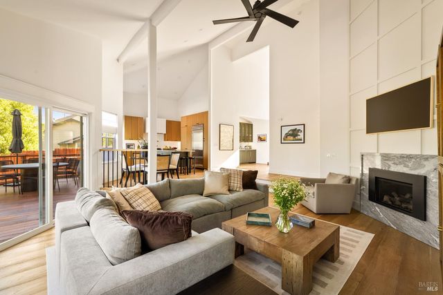 267 Alta Mira Dr, Vacaville, CA 95688