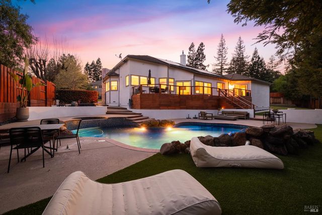 267 Alta Mira Dr, Vacaville, CA 95688