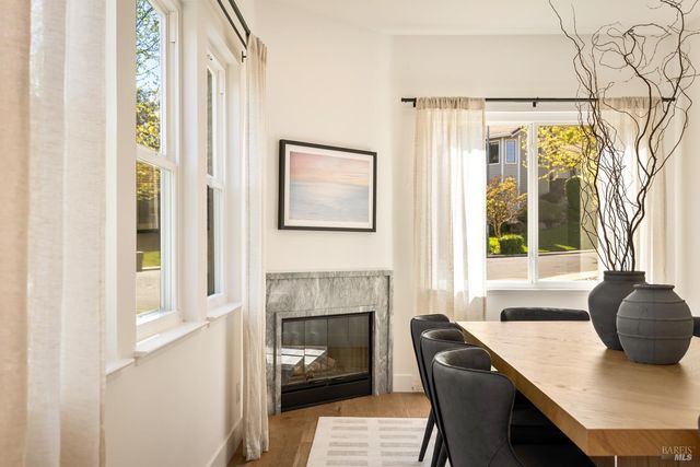 267 Alta Mira Dr, Vacaville, CA 95688