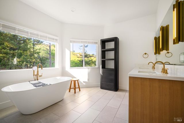 267 Alta Mira Dr, Vacaville, CA 95688