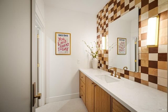 267 Alta Mira Dr, Vacaville, CA 95688