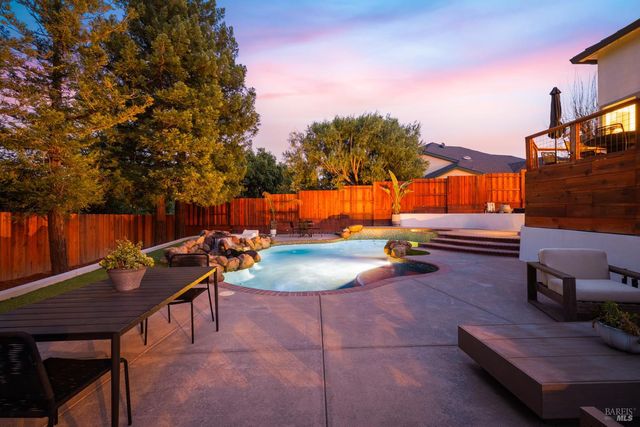 267 Alta Mira Dr, Vacaville, CA 95688