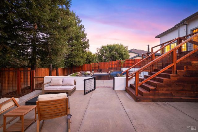 267 Alta Mira Dr, Vacaville, CA 95688