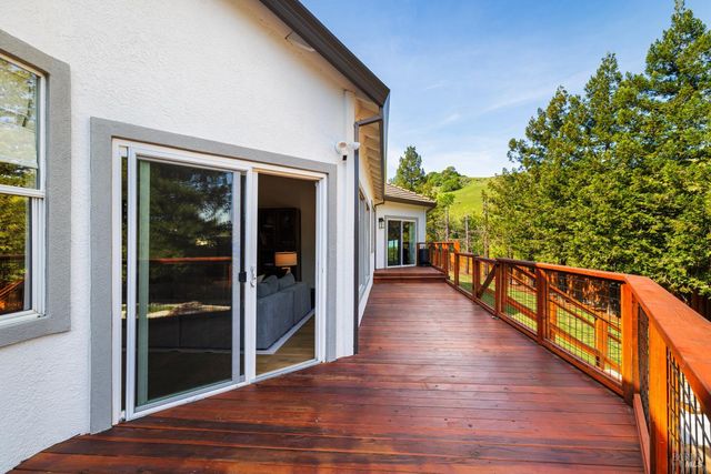 267 Alta Mira Dr, Vacaville, CA 95688