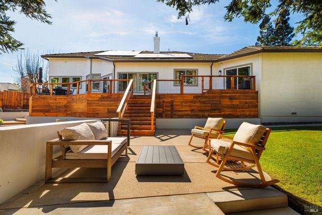 267 Alta Mira Dr, Vacaville, CA 95688