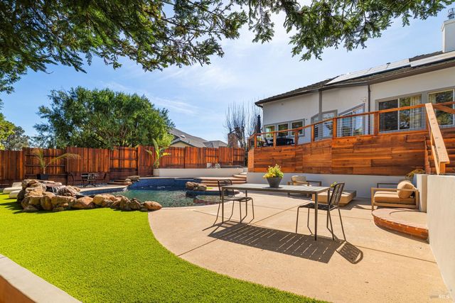 267 Alta Mira Dr, Vacaville, CA 95688