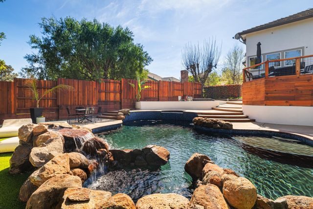 267 Alta Mira Dr, Vacaville, CA 95688