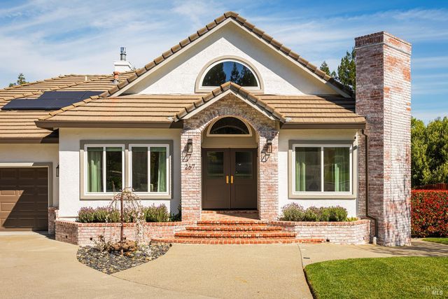 267 Alta Mira Dr, Vacaville, CA 95688