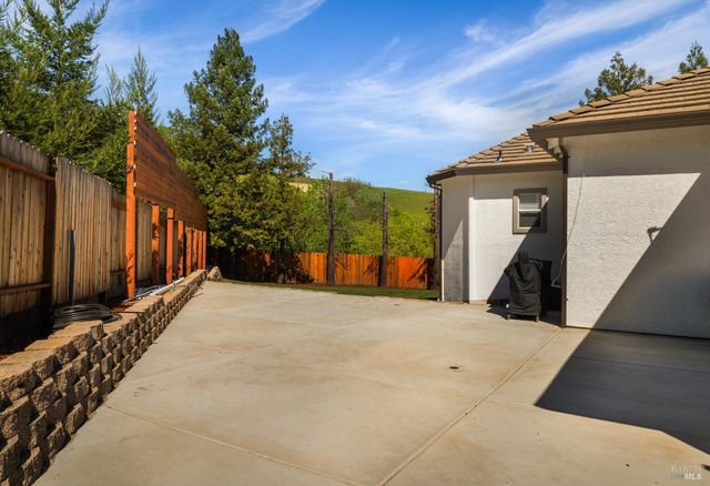 267 Alta Mira Dr, Vacaville, CA 95688