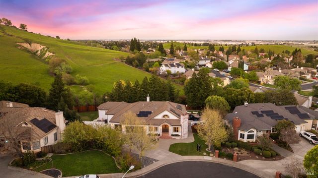 267 Alta Mira Dr, Vacaville, CA 95688