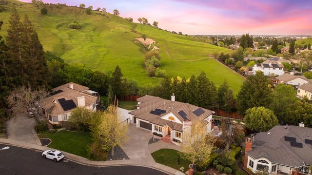 267 Alta Mira Dr, Vacaville, CA 95688