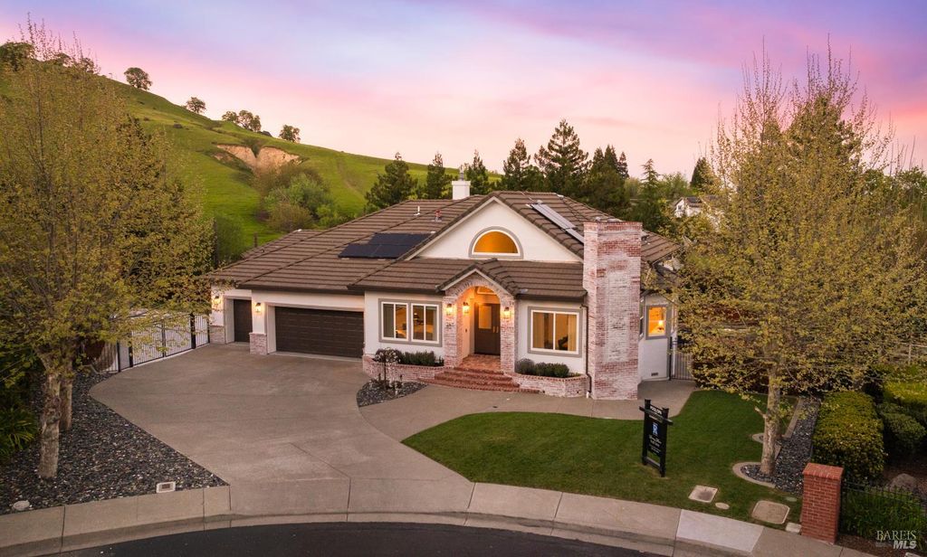 267 Alta Mira Dr, Vacaville, CA 95688